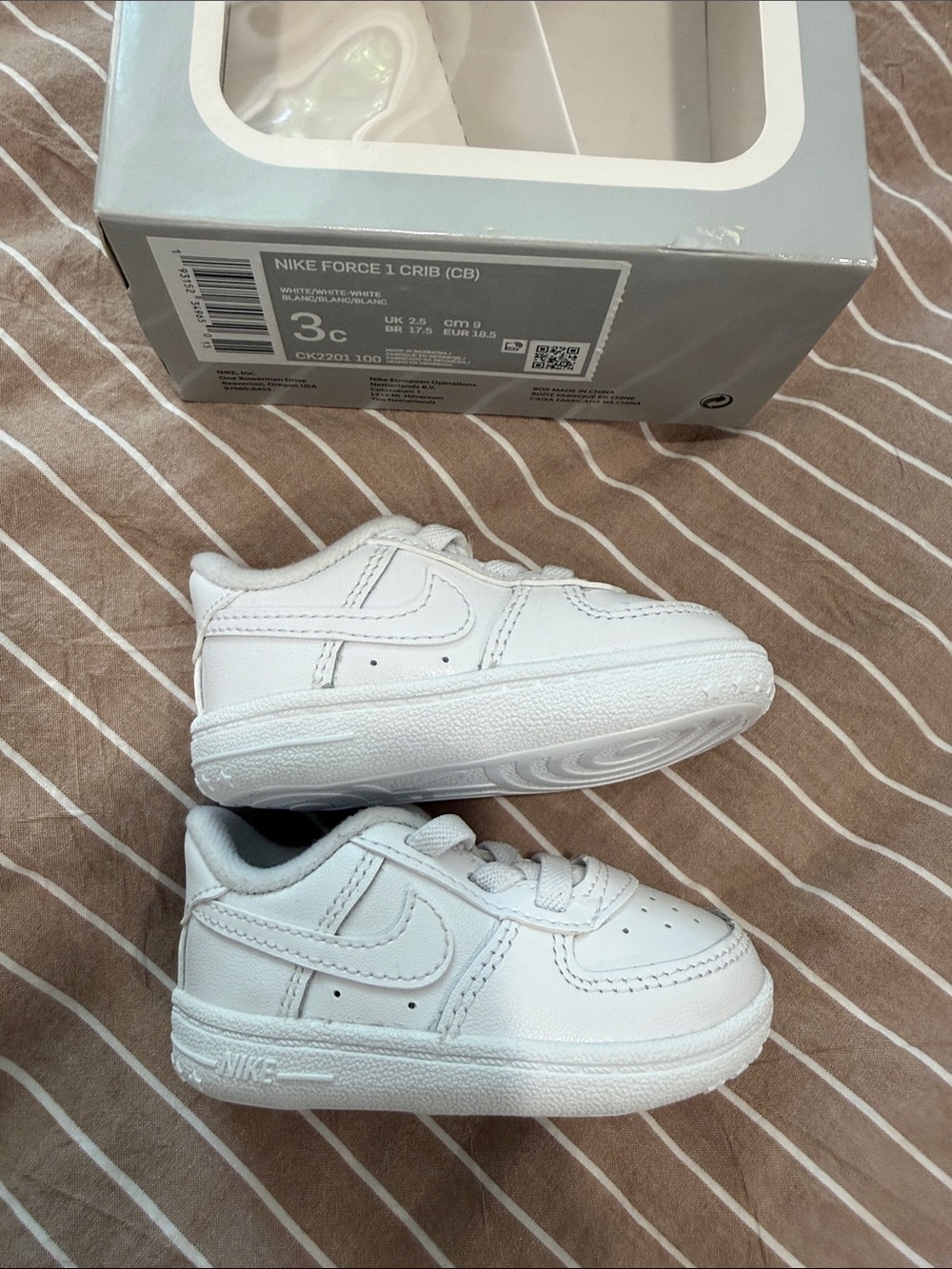 Nike Kids White Leather Sneakers (Infant)